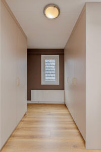 Deursen Builds Interieurbouw Amersfoort Dune Beige Kledingkast Wasmachine en droger kast